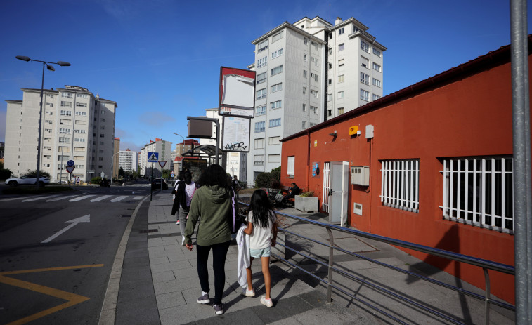 Los vecinos reclaman la creación de un comedor social y de una biblioteca en la zona de O Birloque