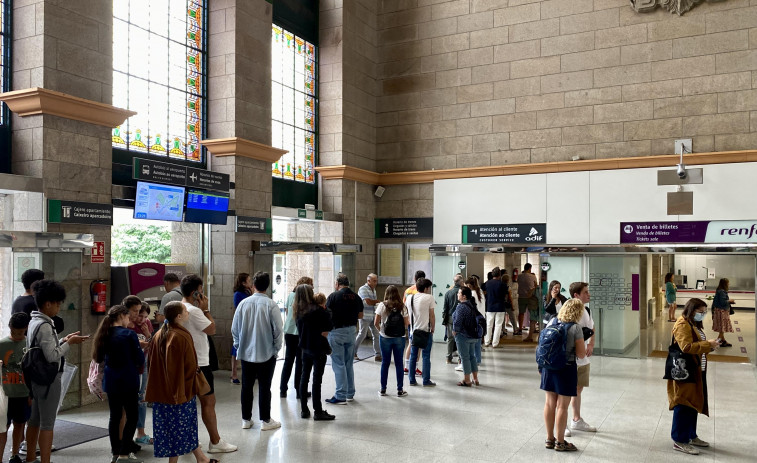 Respuesta masiva a la venta de los bonos de Renfe de Media Distancia