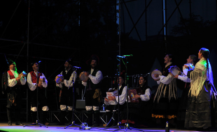 Novo Mesoiro sintió el poder del metal y Santa Margarita del folk