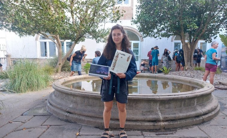 Una profesora italiana de 26 años recibe la compostela número 300.000