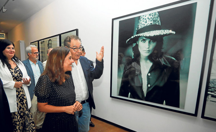 Los cuarenta años  de moda de Roberto Verino se reúnen  en la Fundación  Luis Seoane