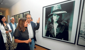 Los cuarenta años  de moda de Roberto Verino se reúnen  en la Fundación  Luis Seoane
