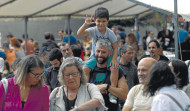 Reincidentes sacude el festival Flores Rock con la traca final de un día para recordar en el barrio