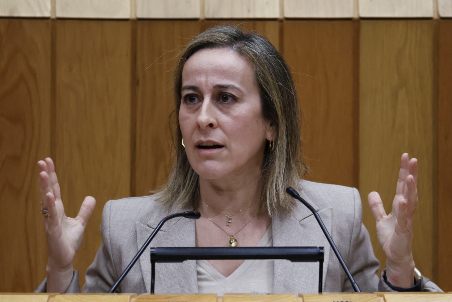 Ethel Vázquez reitera el compromiso de la Xunta con el tren de cercanías