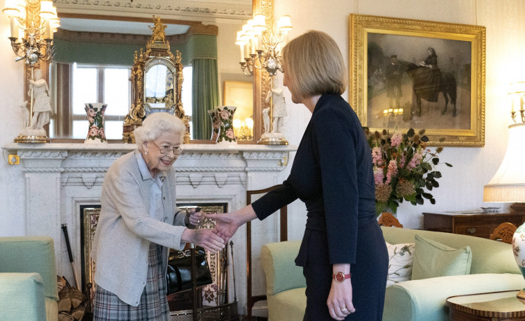 Los médicos de Isabel II, preocupados por su salud