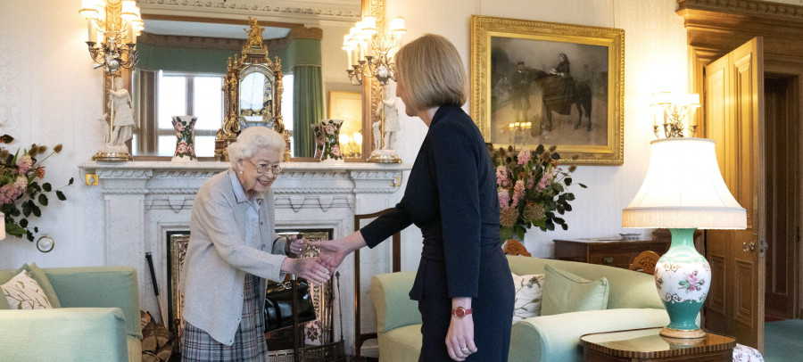 Los médicos de Isabel II, preocupados por su salud