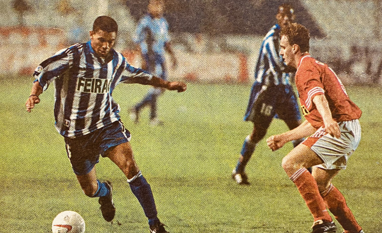 Hace 25 años: La mejora de la Marina entusiasma y el Depor cae ante el Auxerre