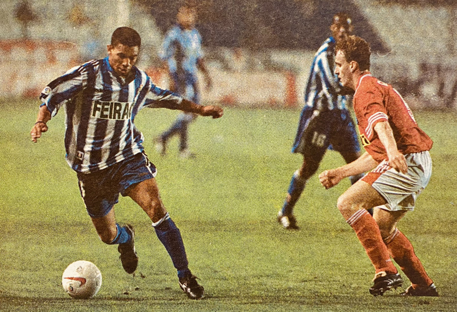 Hace 25 años: La mejora de la Marina entusiasma y el Depor cae ante el Auxerre