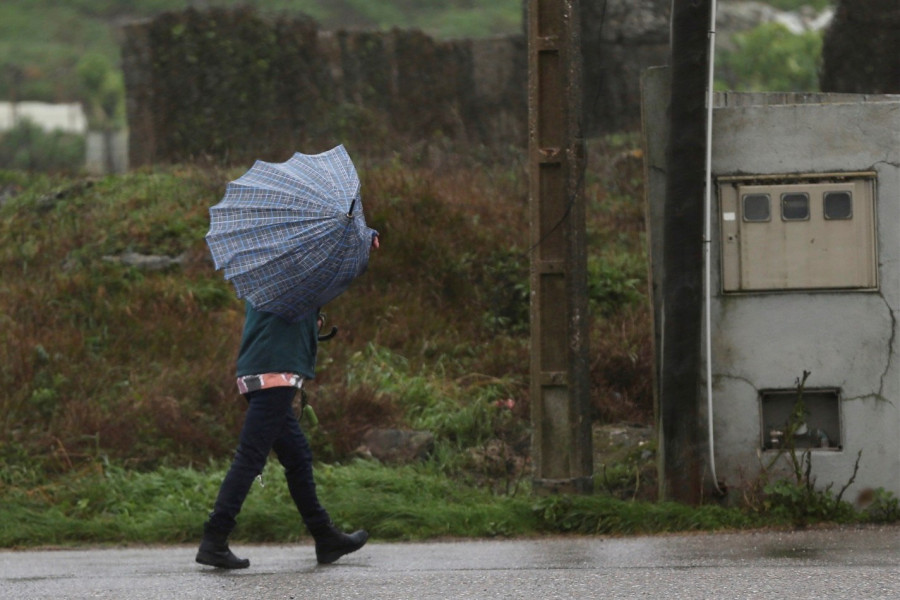 Una borrasca con lluvia llega a Galicia para empezar la semana