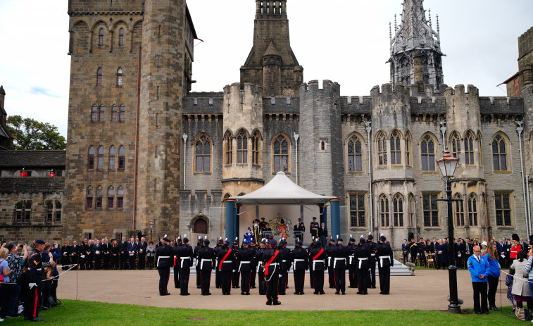 Carlos III es proclamado rey en Edimburgo a la espera del ataúd de Isabel II