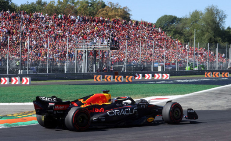 Verstappen también vence en Monza y Carlos Sainz roza el podio