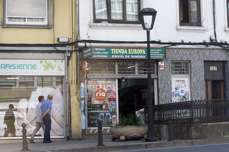 La paliza a un joven en Os Mallos aviva la tensión vecinal en el barrio