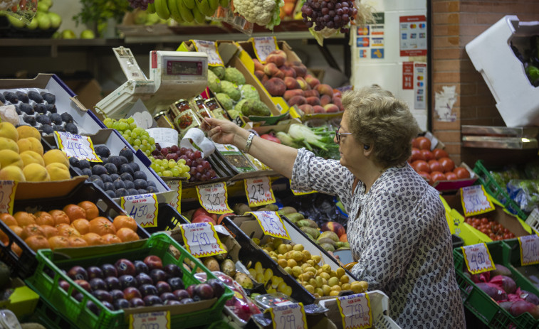 Comparar, planificar y otros consejos para abaratar la cesta de la compra