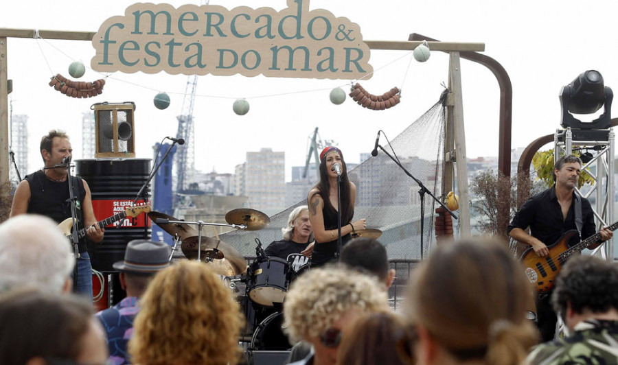 Gran ambiente en O Parrote por el mercado de Mar de Mares