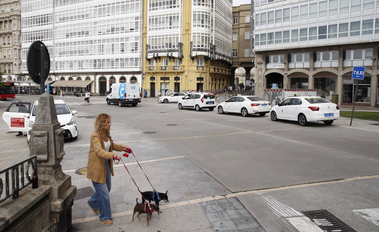 El sector del taxi solicita el fin del uso obligatorio de la mascarilla