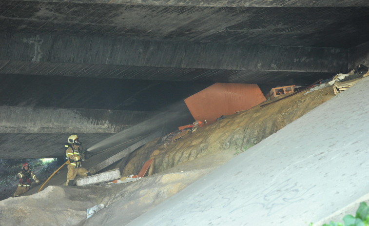 Un incendio en Alfonso Molina causa un corte de tráfico