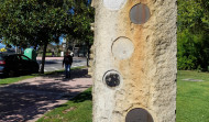 El alcalde de Oleiros achaca al vandalismo los desperfectos en la estatua de García Lorca