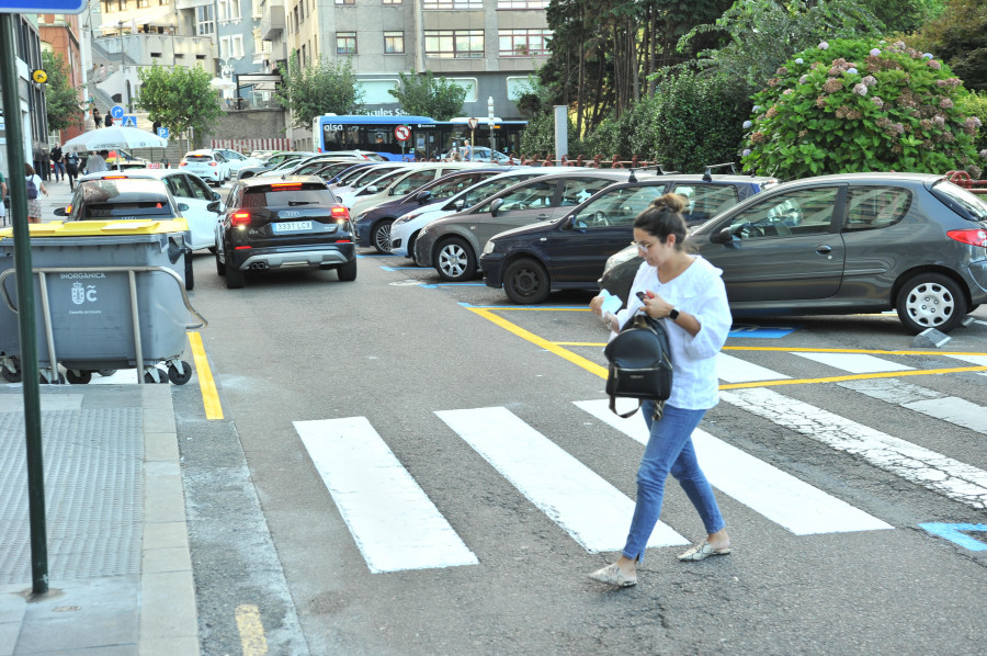 El cambio de aparcamiento de línea a batería en A Palloza provoca malestar vecinal