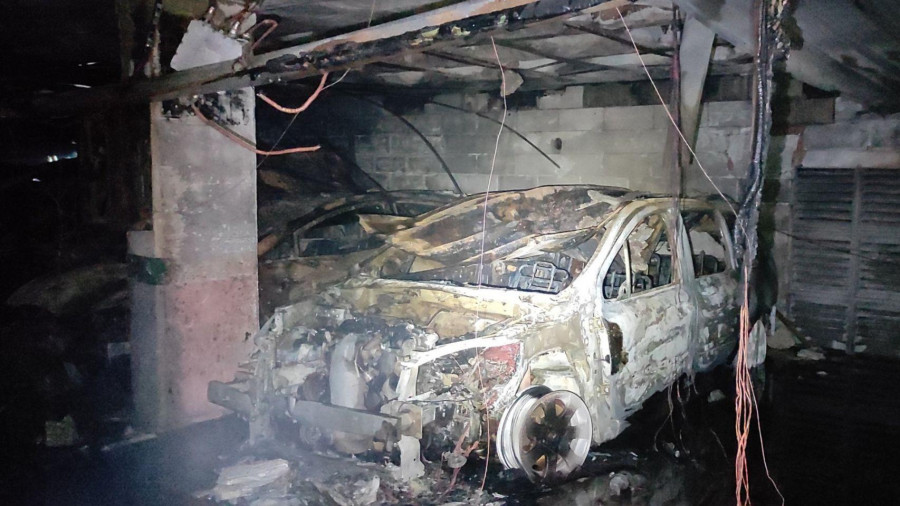 Bomberos aplaude públicamente el trabajo de la Policía Local en el incendio del parking del Orzán