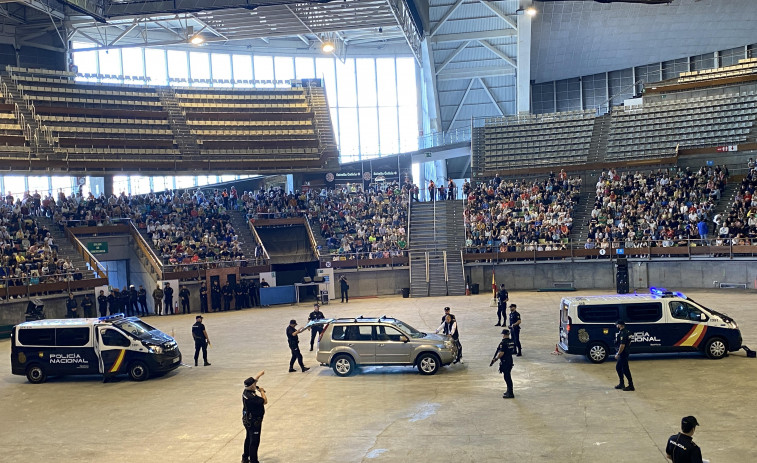 La Policía Nacional comparte con los coruñeses diferentes actividades