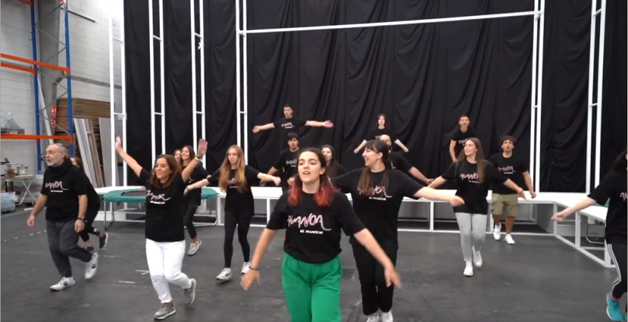 Inés Rey se pasa al baile para apoyar al musical Avanoa