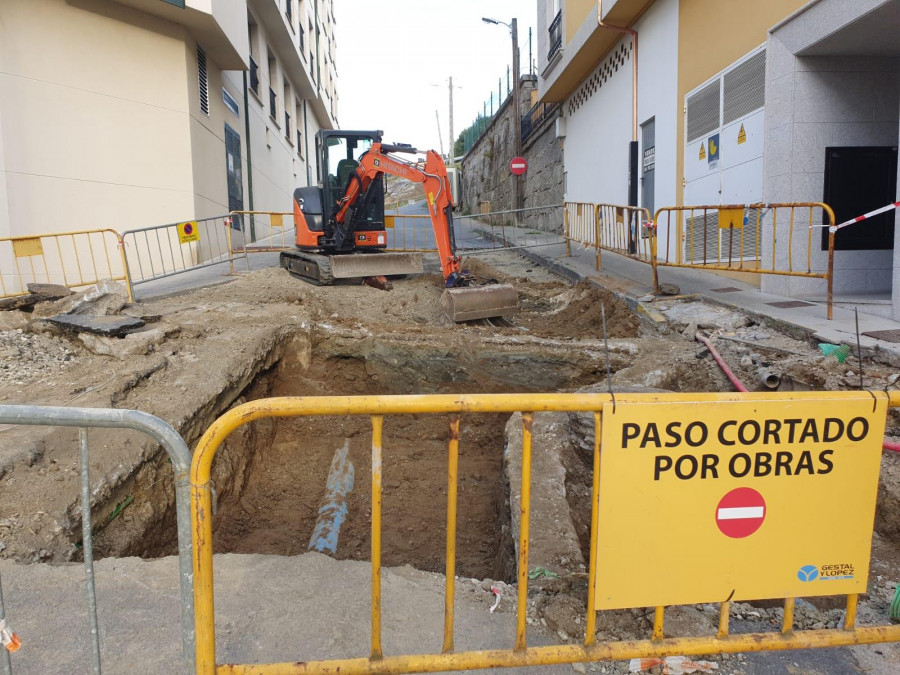 El Ayuntamiento de Miño comienza las  obras de mejora de la calle del Camiño Real