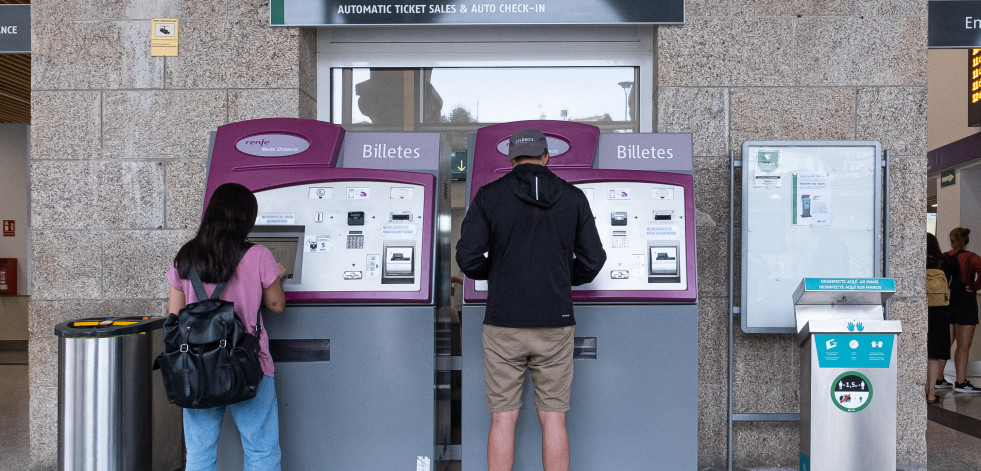 Renfe incorpora en Galicia a 16 nuevos operadores comerciales en atención al cliente
