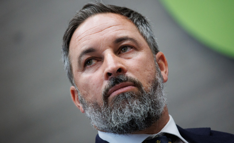 El Gobierno acusa a Abascal de poca valentía por no liderar la moción de censura