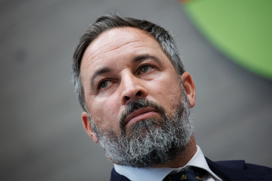 El Gobierno acusa a Abascal de poca valentía por no liderar la moción de censura