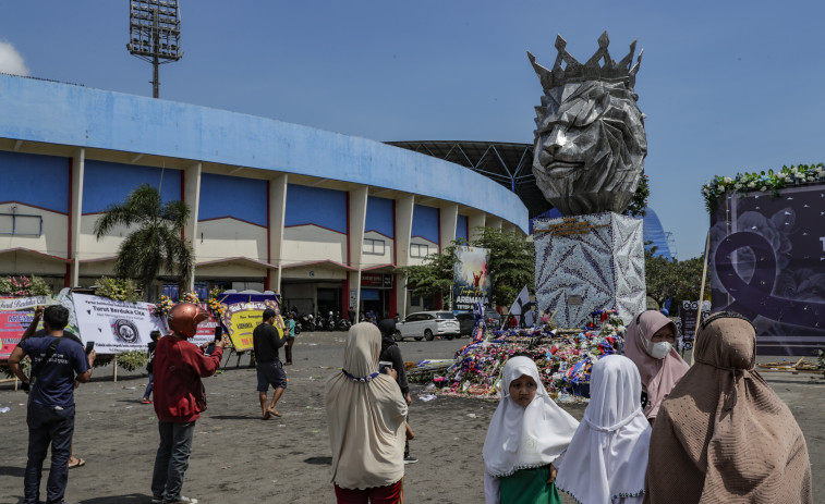 Indonesia suspende de por vida a responsables del Arema por la estampida