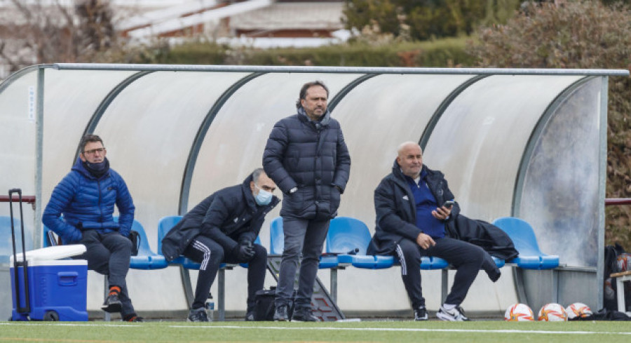 Alfredo Santaelena: "Hay muchos mimbres en esta plantilla para que el equipo salga adelante"