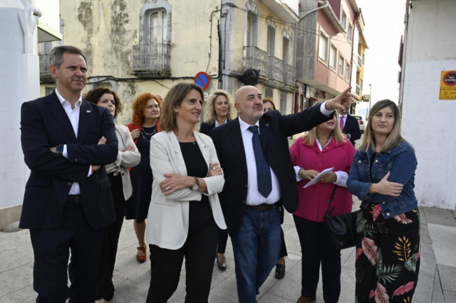 Teresa Ribera afirma que el "compromiso es total" con As Pontes