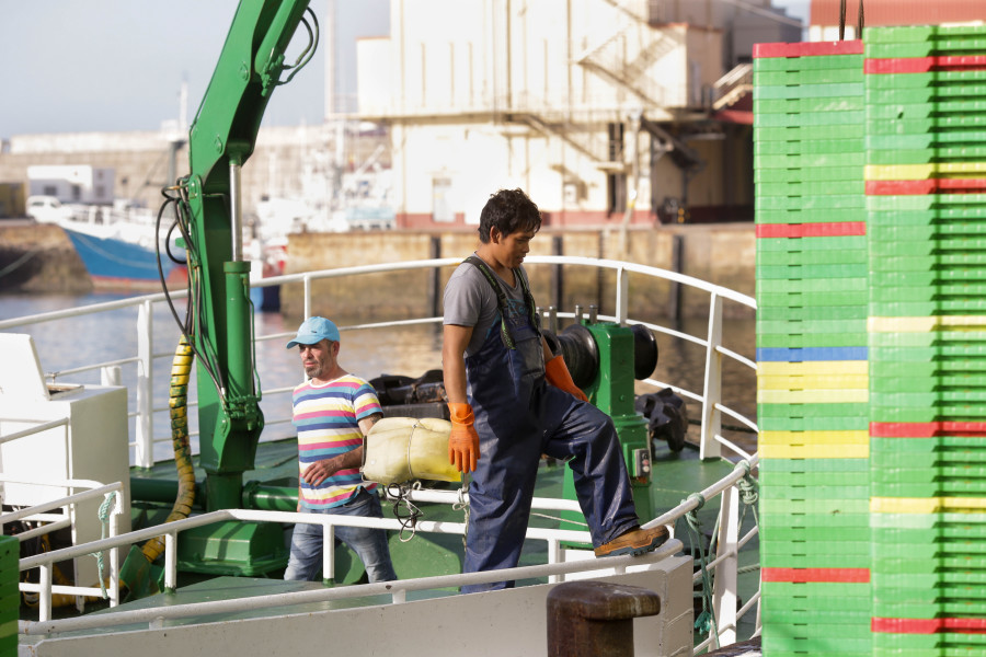 Bruselas excluye del veto a pesca de fondo a 41 de los 87 caladeros por tener menos de 400 metros de profundidad