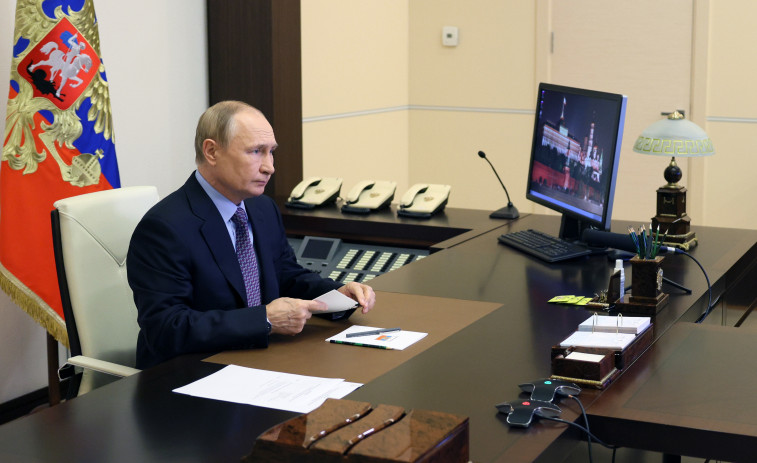 Putin acusa a Ucrania de terrorismo y amenaza con 