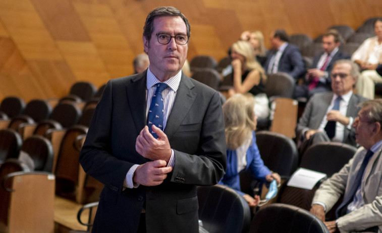 La CEOE tacha  de “impresentable” la subida de bases máximas “a espaldas” del diálogo social