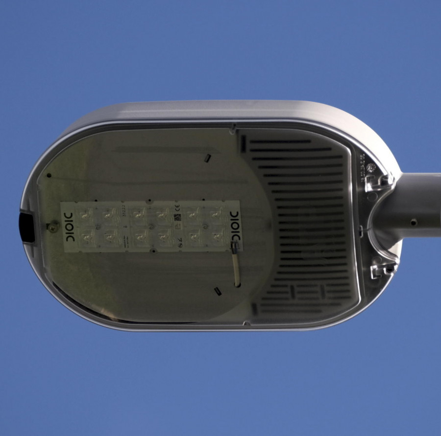 Una farola cae en medio de una acera de Vilasantar