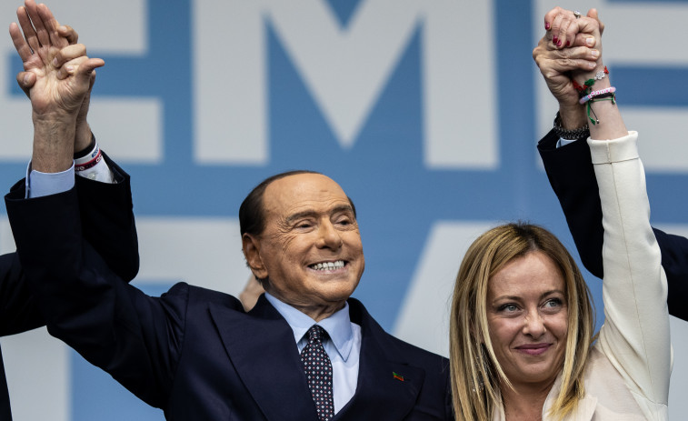 La derecha italiana, preocupada por el desencuentro entre Meloni y Berlusconi