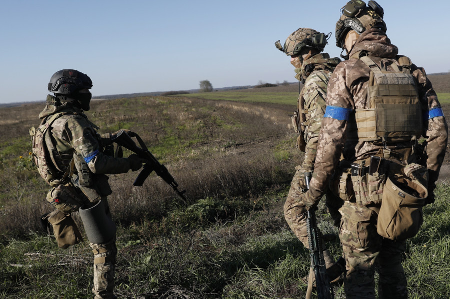 Ucrania mantiene la presión en Jerson y obliga a Rusia al repliegue