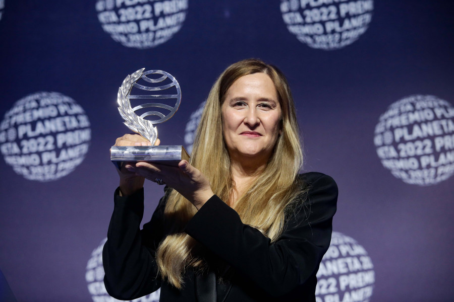 Luz Gabás, Premio Planeta de Novela 2022, reivindica: "Más lectura y menos política"