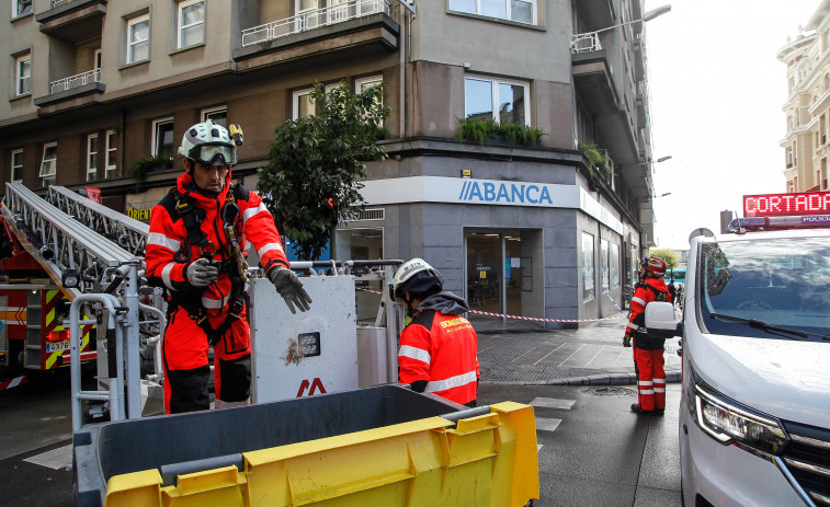 Cortan un tramo de Federico Tapia por caída de cascotes