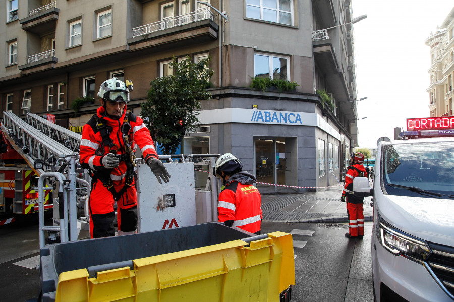 Cortan un tramo de Federico Tapia por caída de cascotes