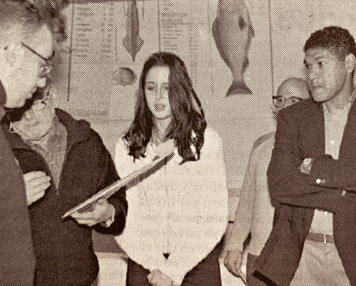 Donato, en el colegio electoral en Oleiros 1997