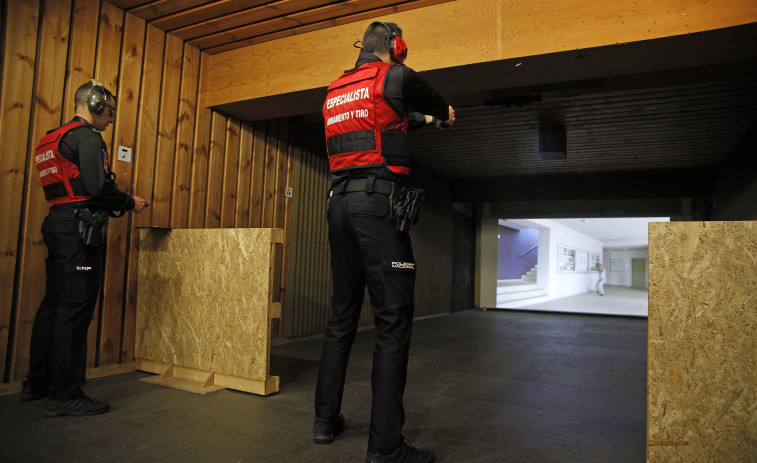 La Comisaría de Policía Nacional de Lonzas exhibe una galería de tiro pionera en España