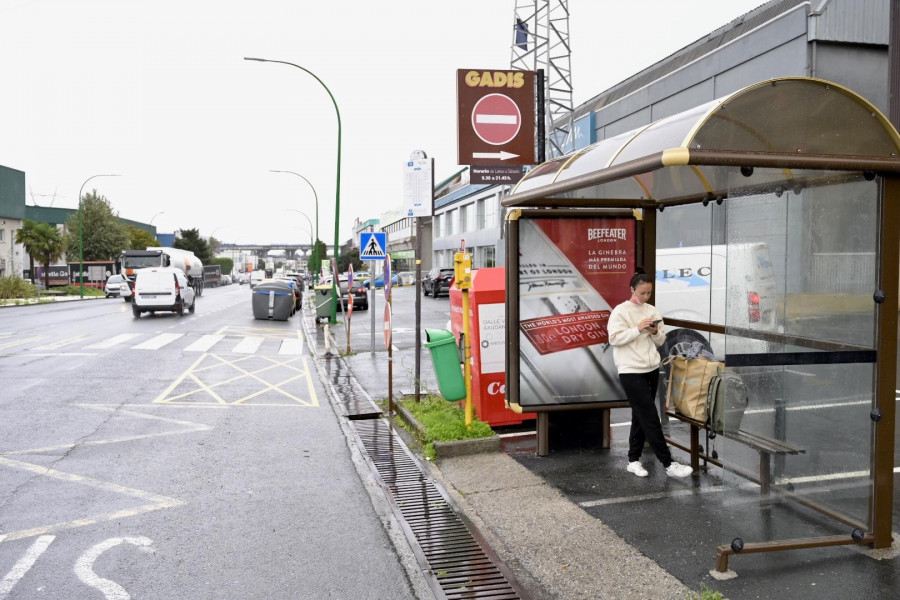 Arrecian las críticas al servicio de la línea 21 de Tranvías Coruña a pesar de los reajustes