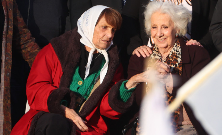 Las Abuelas de Plaza de Mayo piden ayuda a sus biznietos en su 45 aniversario
