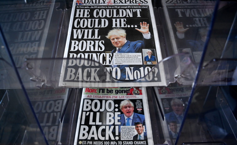 Boris Johnson regresa al Reino Unido ante su posible candidatura al liderazgo 