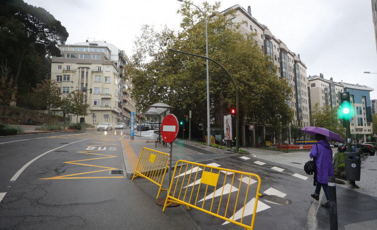 El Paseo de los Puentes, en A Coruña, vuelve a cerrarse 24 horas después de reabrir al tráfico