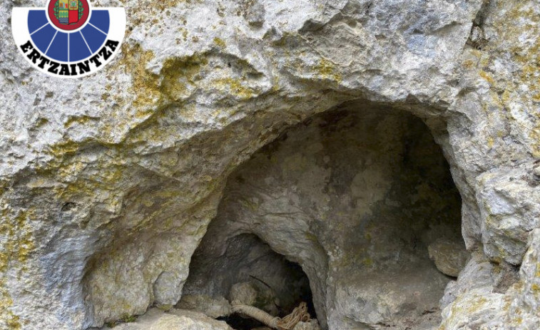 Hallan un zulo abandonado de ETA en una zona boscosa de Oñati