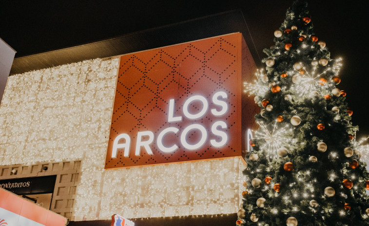 Los centros comerciales se aprietan el cinturón con las luces navideñas