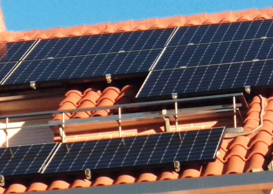 Arteixo reduce el IBI un 50% durante tres años a las casas que instalen paneles solares